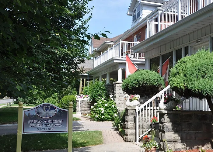 Ambassador'S Inn Next Door